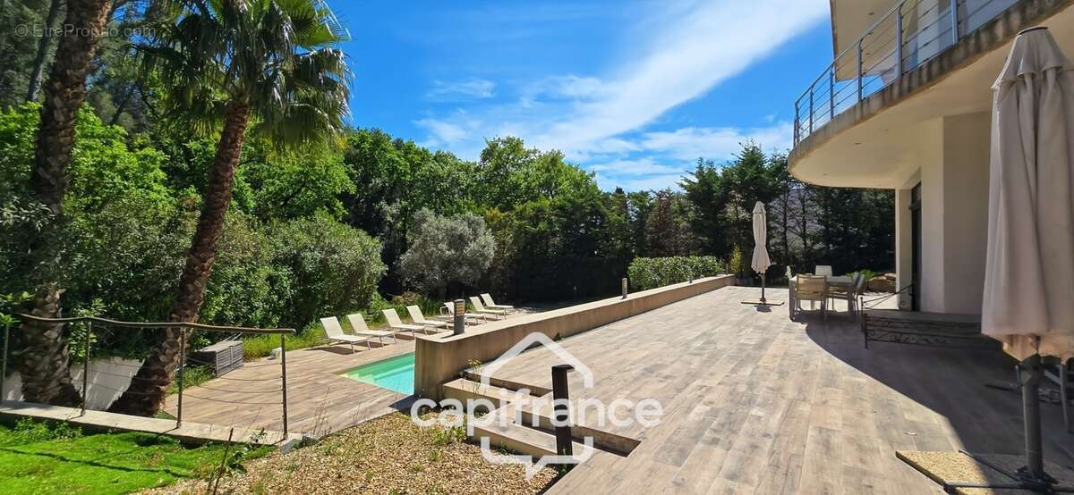 Maison à vendre 7 pièces LA VALETTE DU VAR (83) - photo 17
