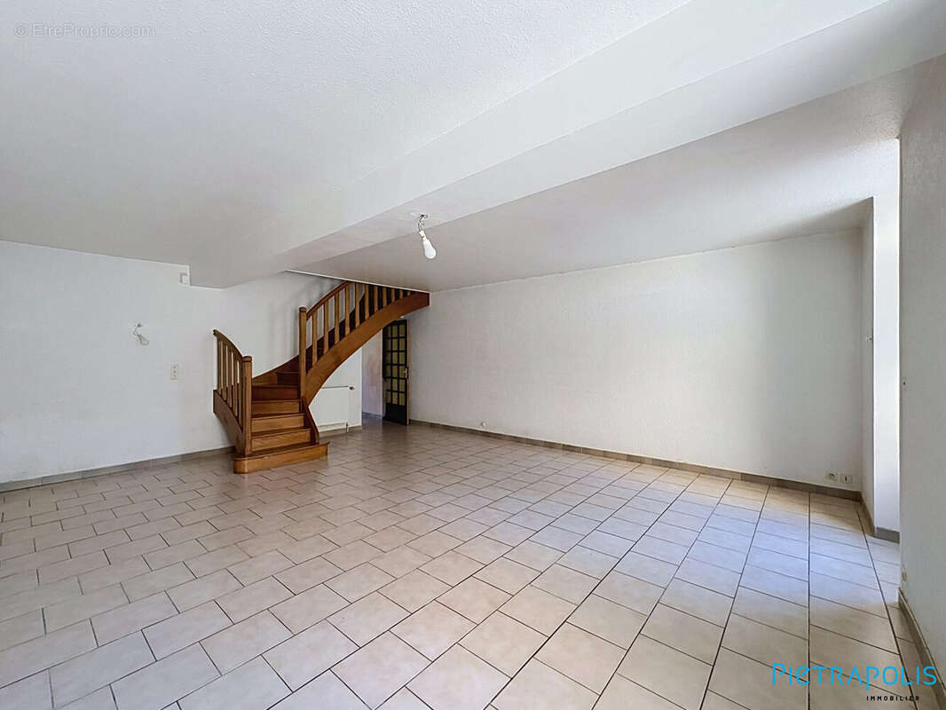 Appartement 407 m² à Tarare  - photo 9
