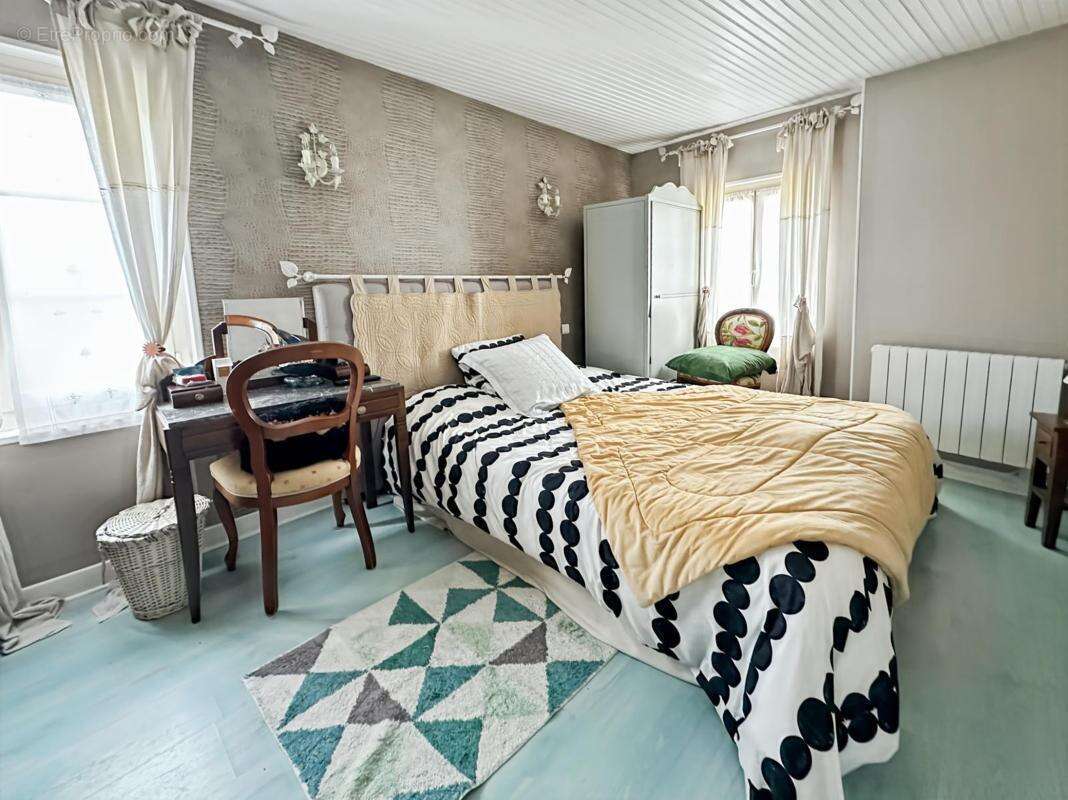 Maison à FONTCOUVERTE
