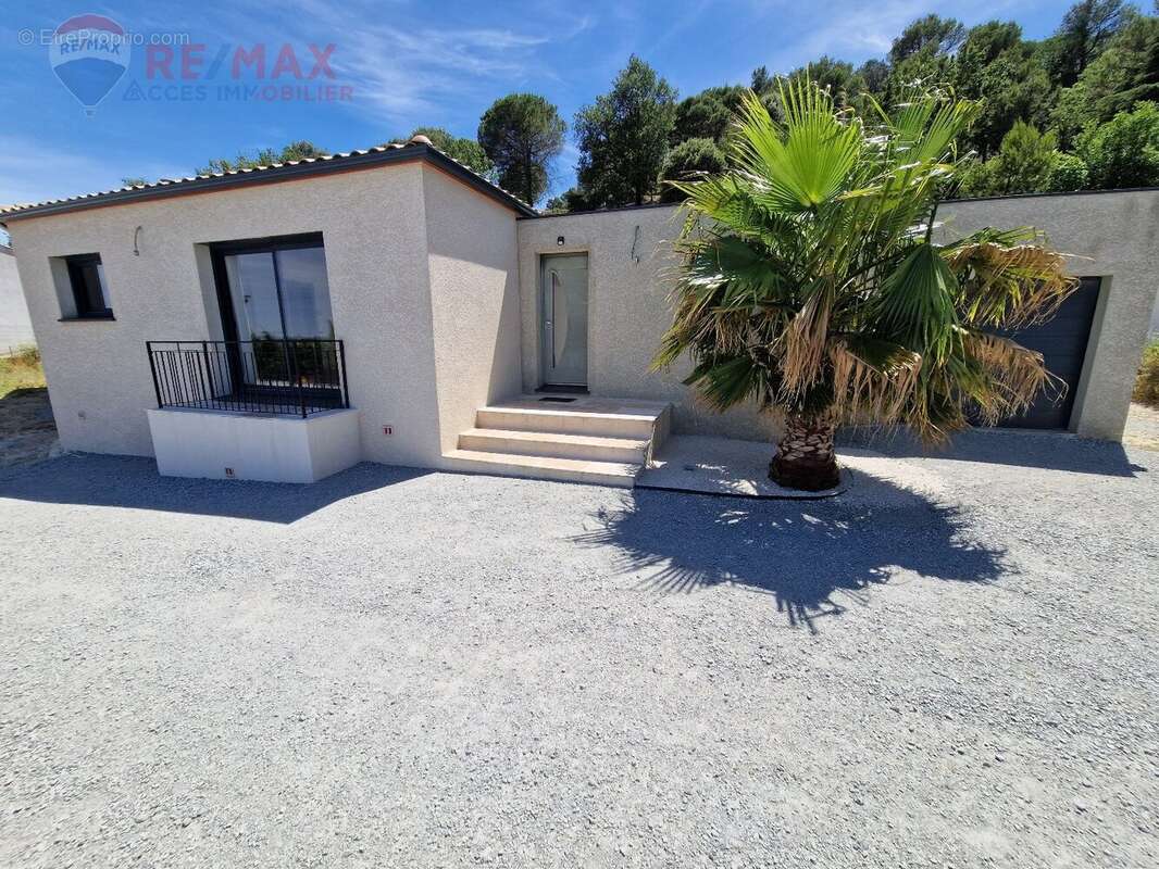 Villa 4 faces de plain pied de type 4 avec garage et jardin - photo 4