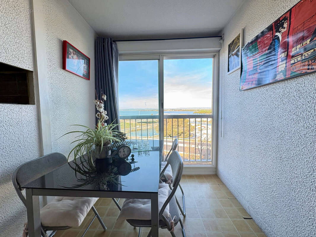 Appartement à MAUGUIO
