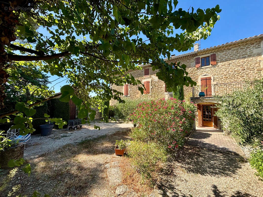 Maison à GRIGNAN