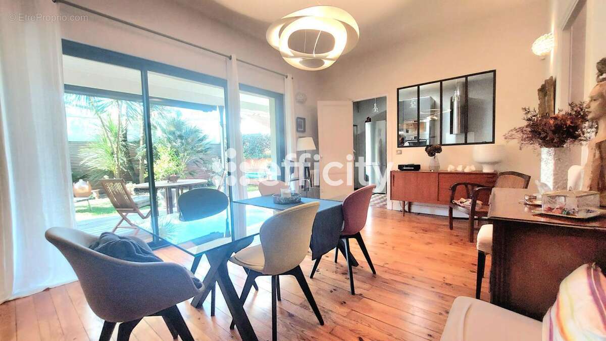 Maison à LE BOUSCAT