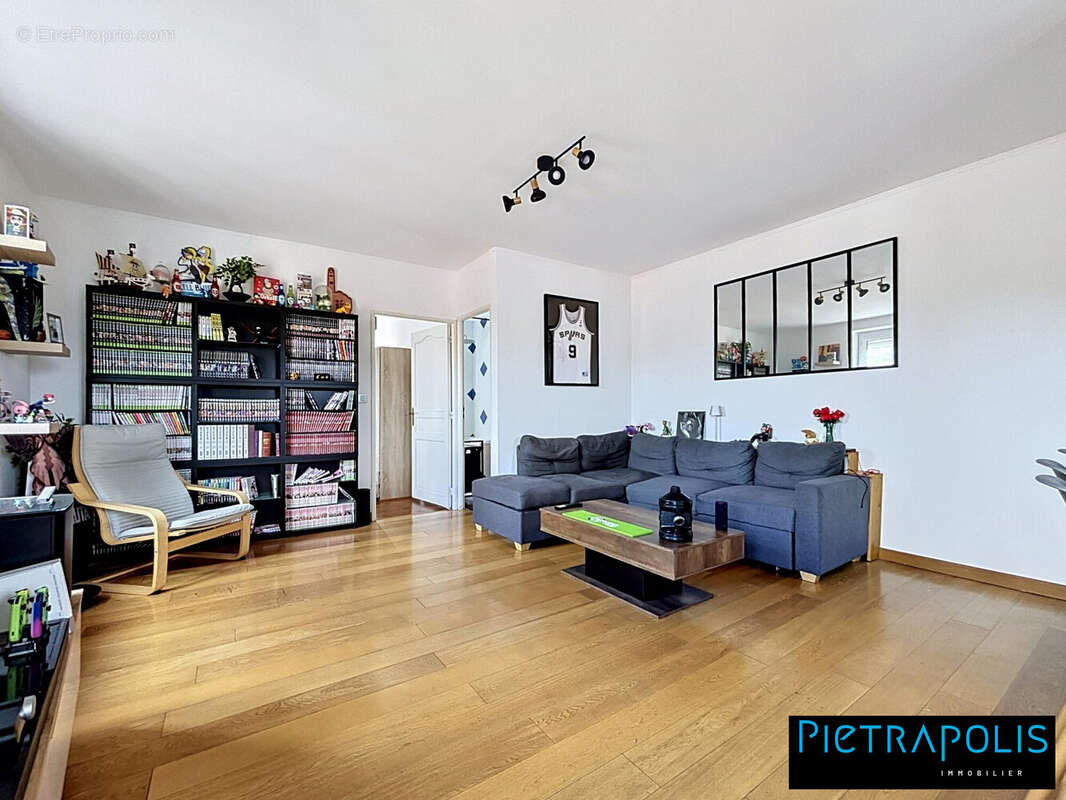 Appartement à NEUVILLE-SUR-SAONE