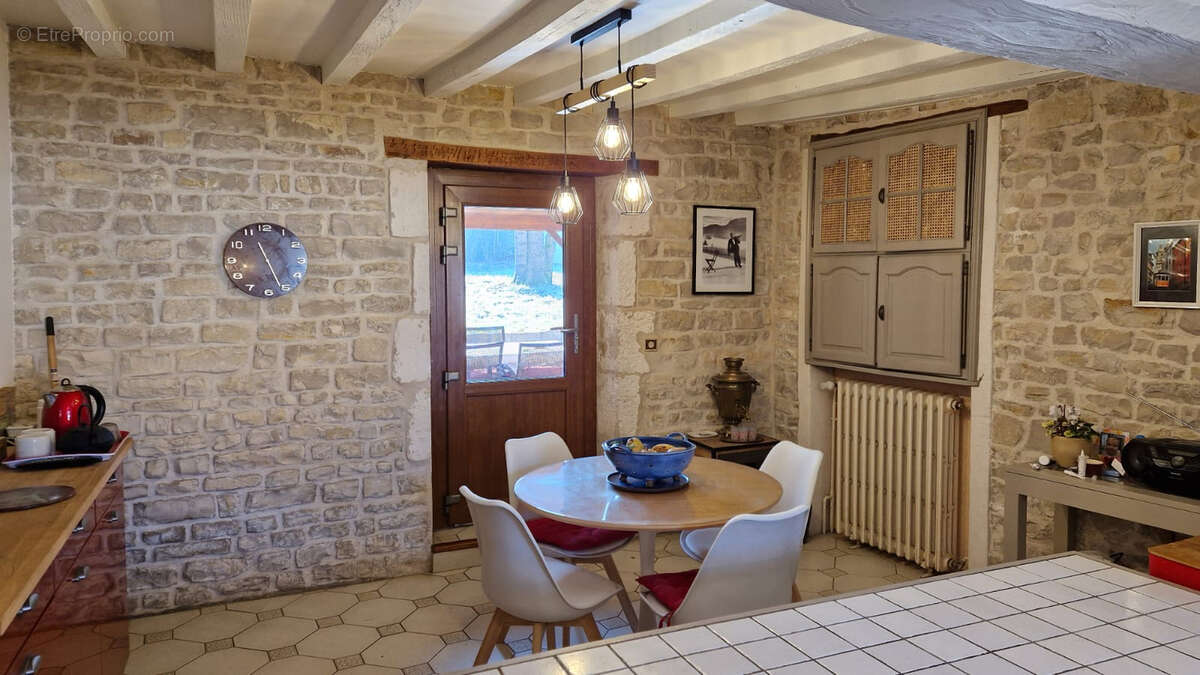 Maison à TRUCY-SUR-YONNE