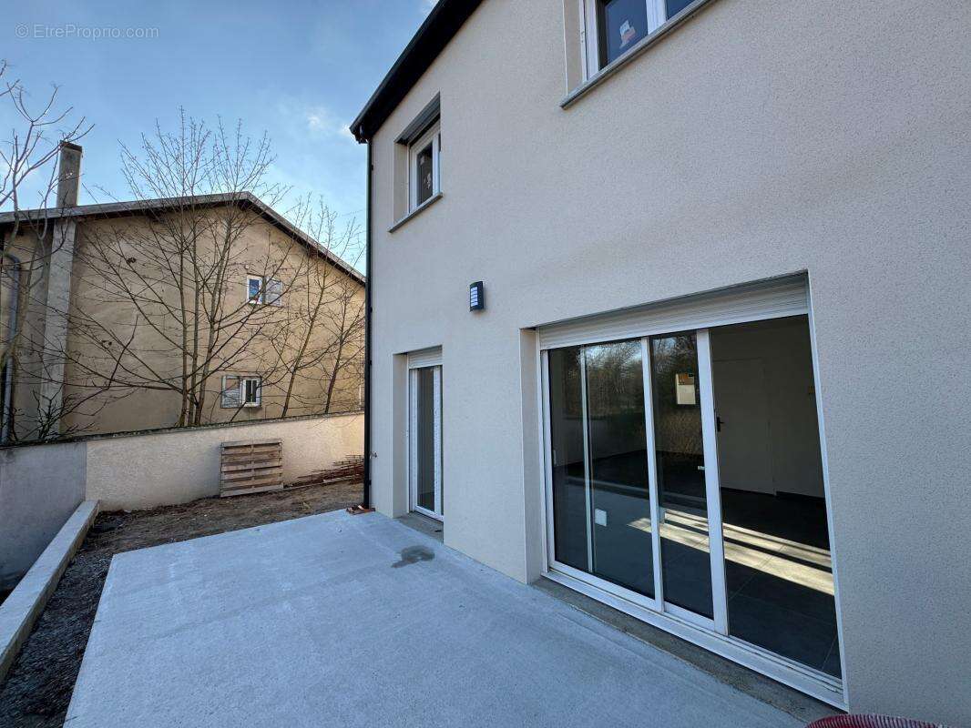 Maison à CHARVIEU-CHAVAGNEUX