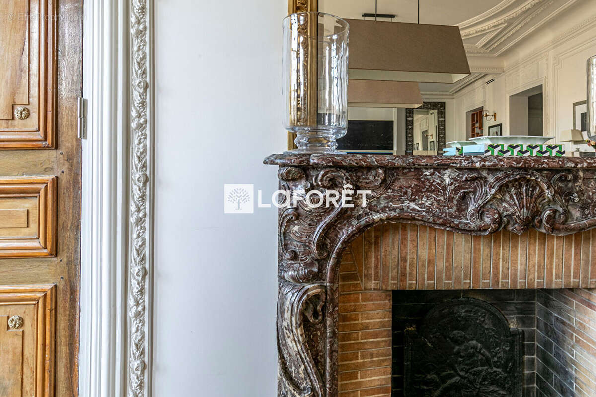 Appartement à PARIS-8E