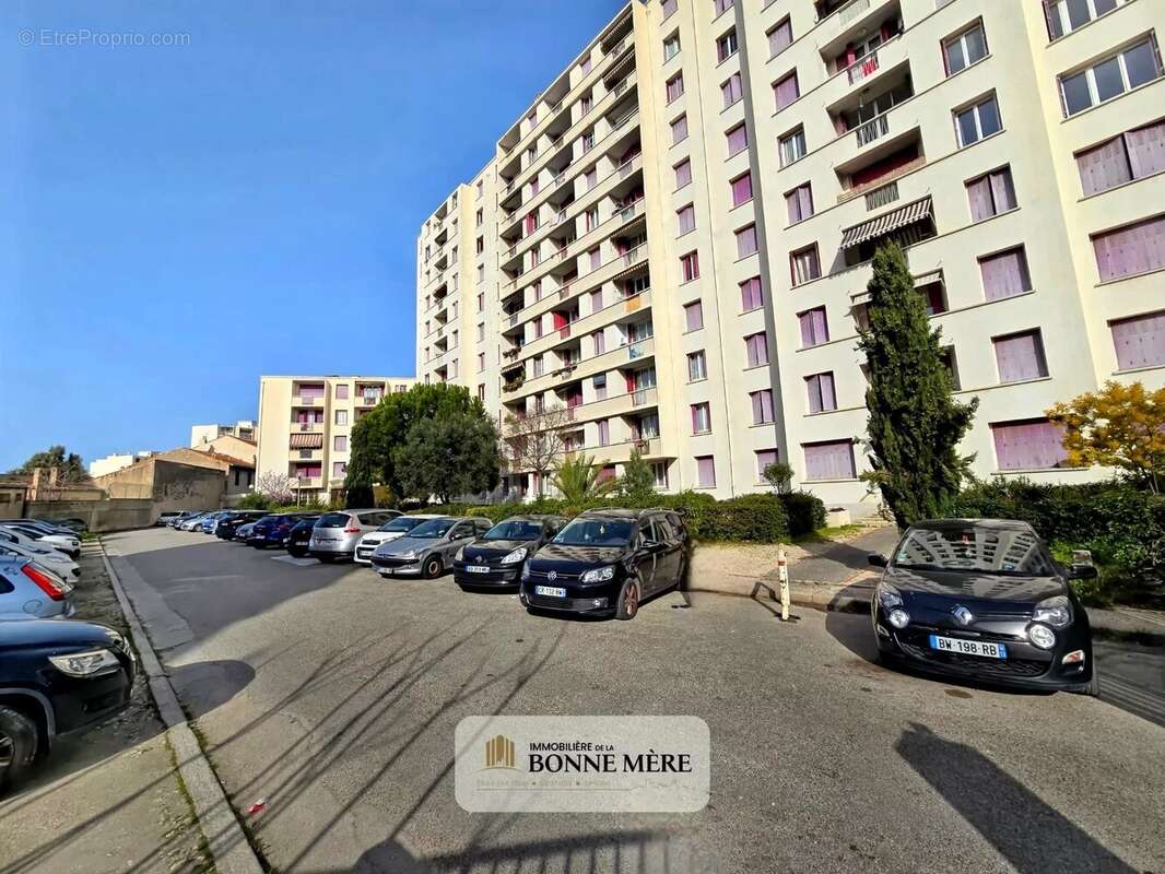 Appartement à MARSEILLE-14E