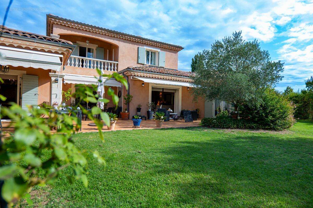 Maison à MONTBOUCHER-SUR-JABRON
