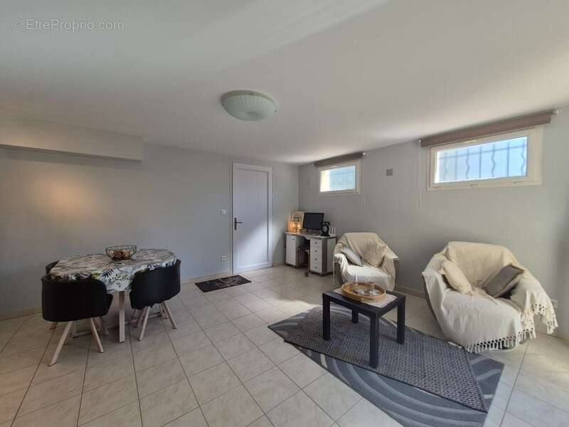 Maison à SOLLIES-VILLE