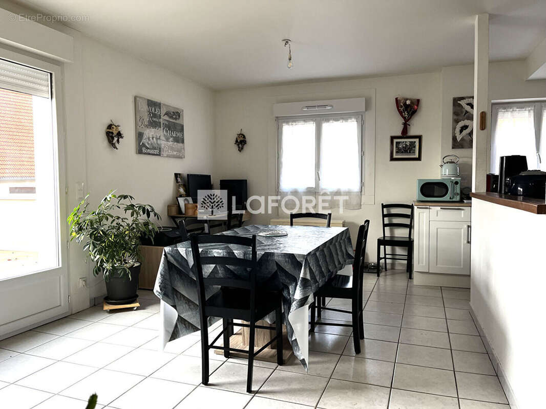 Appartement à ETREPIGNEY