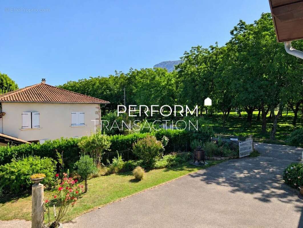  Bâtisse individuelle 130 m² – Terrasse 90 m² - photo 7