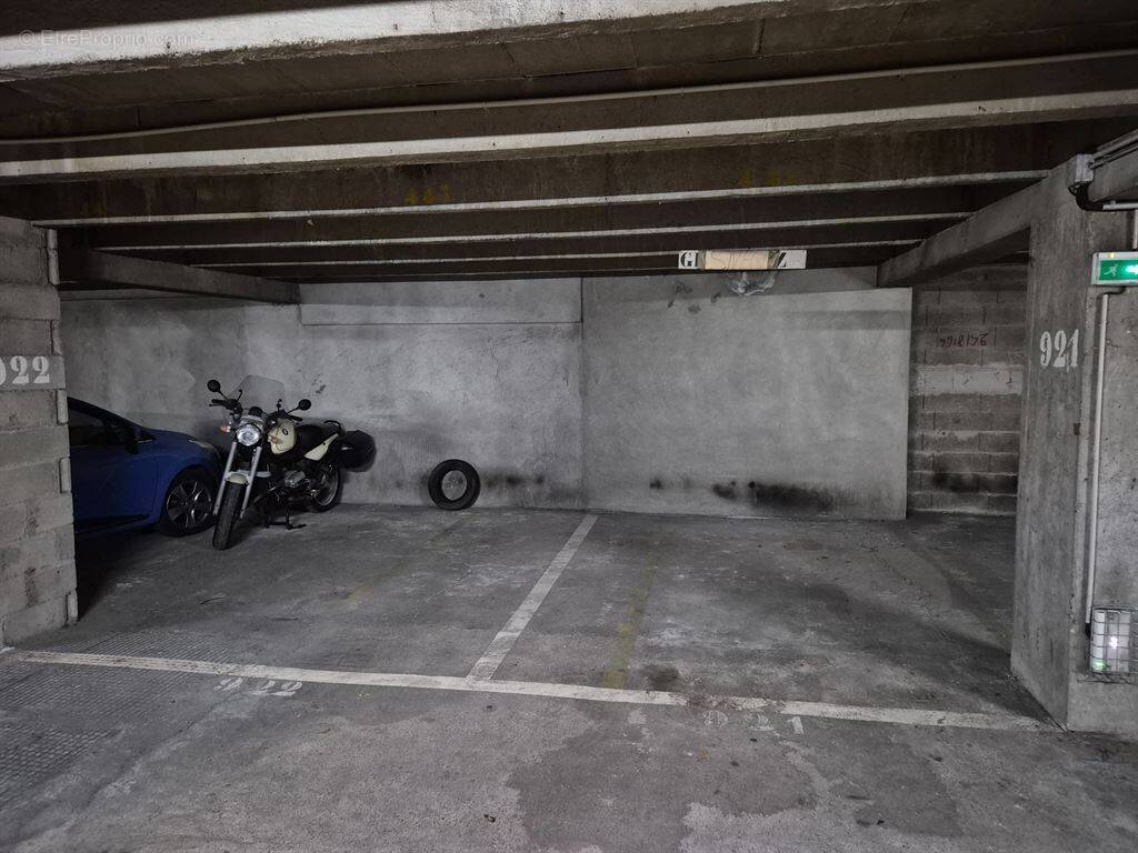 Parking à LEVALLOIS-PERRET