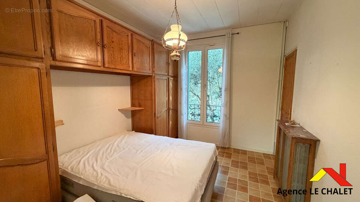 Maison 4 pièces - 82 m² - 3 chambres + possibilité d'une 4ème - Hyper centre-ville de Villeneuve-le-Roi - photo 7