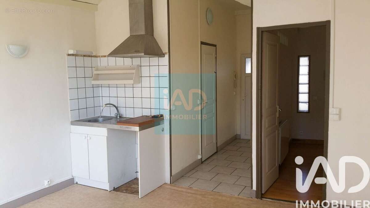 Photo 9 - Appartement à VILLENEUVE-SUR-YONNE