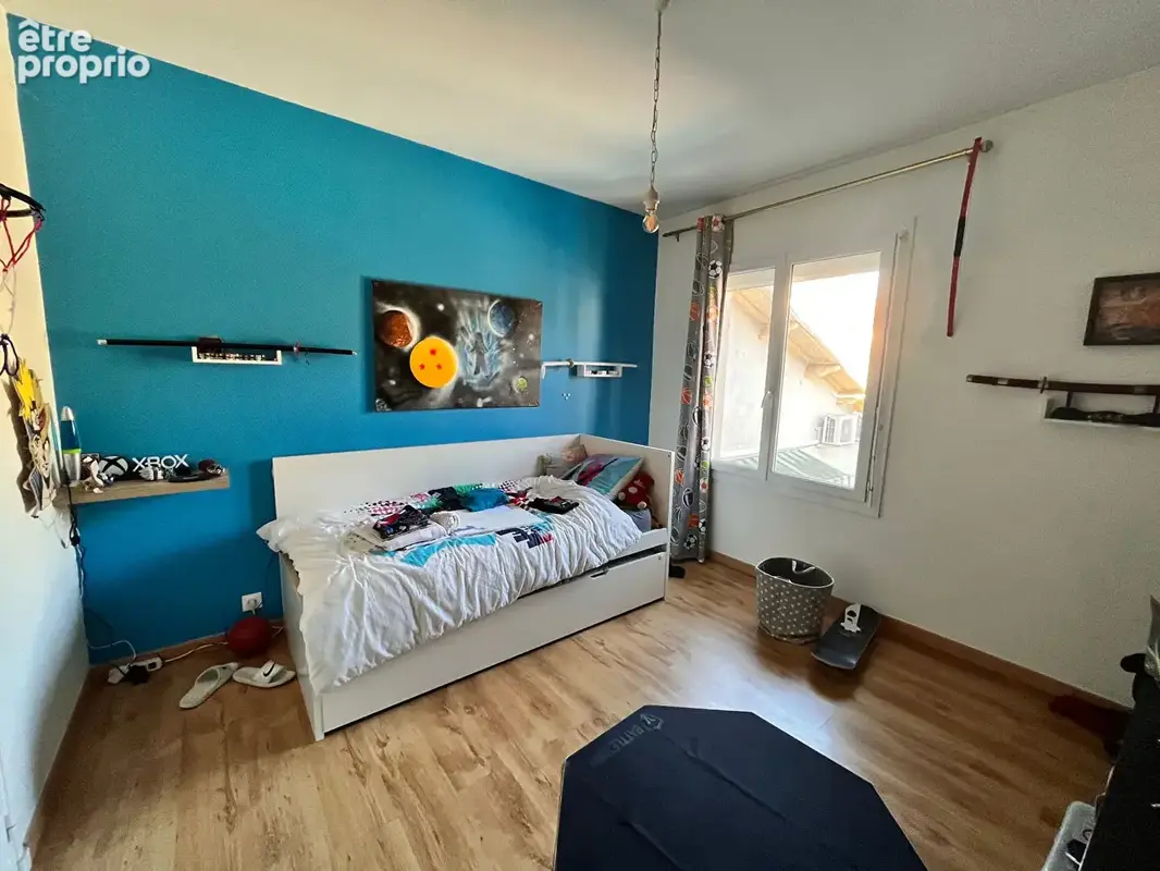 Immeuble en ville 2 appartements avec cours et garages - photo 7