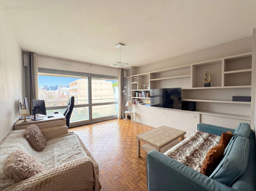 Appartement à COURBEVOIE