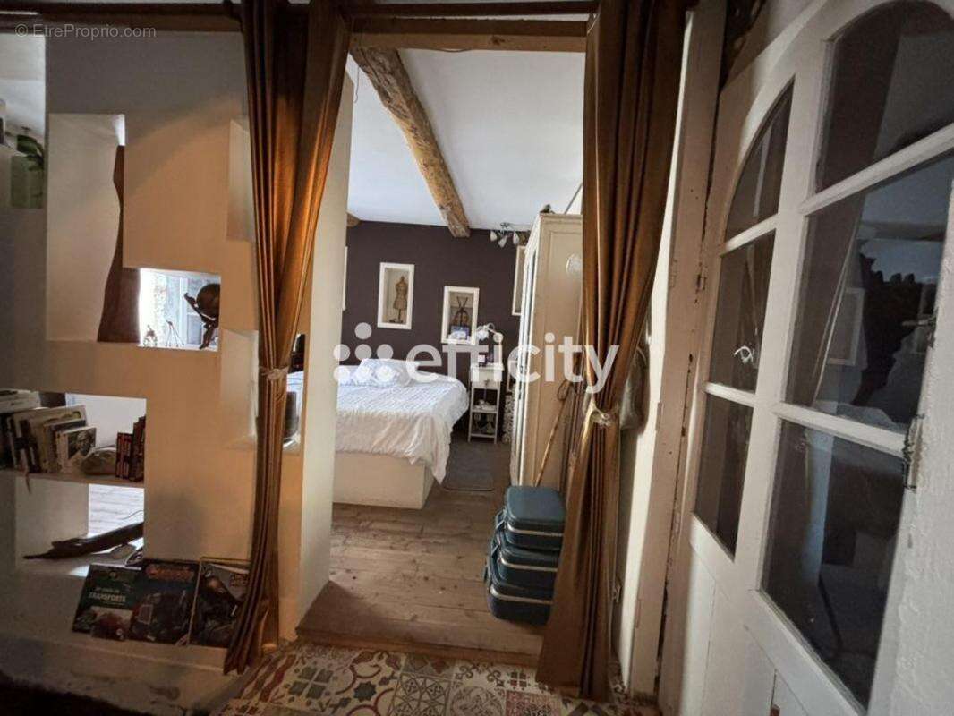 Maison à SAINT-GENIES-DE-FONTEDIT