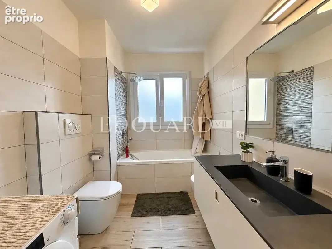 Sur la commune de Roquebrune Cap Martin, en exclusivité petit trois pièces avec balcon et belle vue dégagée - photo 12