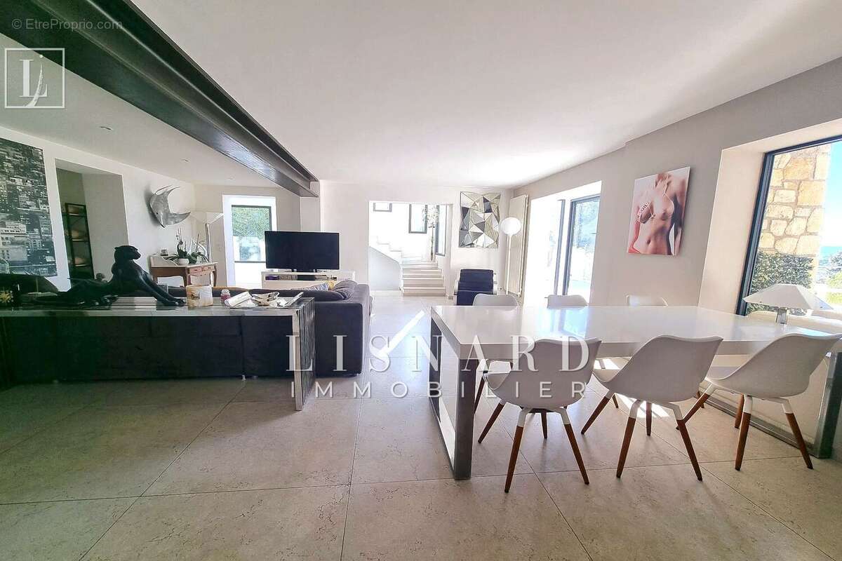 Maison à LE CANNET