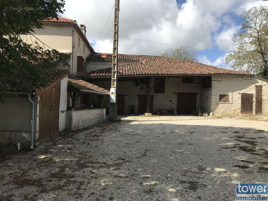 Maison à SAINT-PIERRE-DE-CLAIRAC