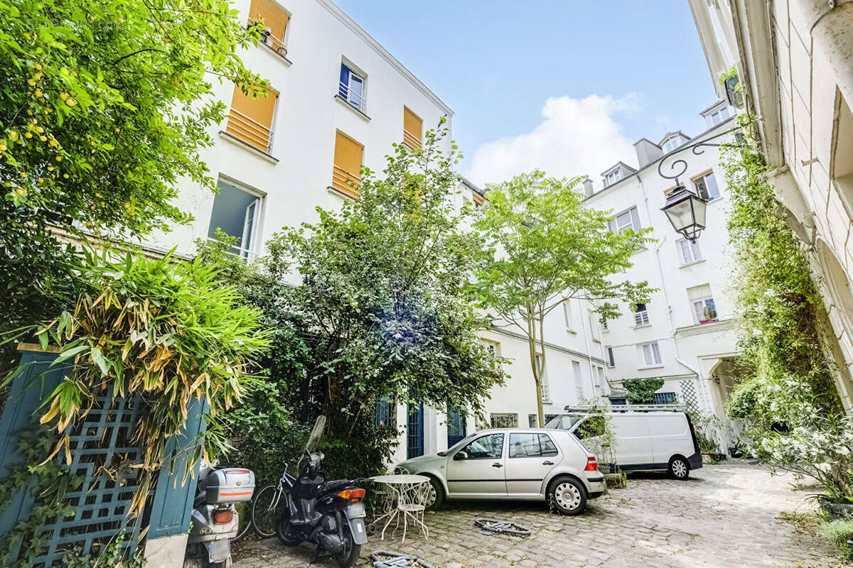 Appartement Paris 1 pièce(s) 23.60 m2 + Chambre de service - photo 11