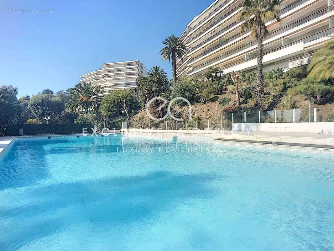 Appartement à VALLAURIS