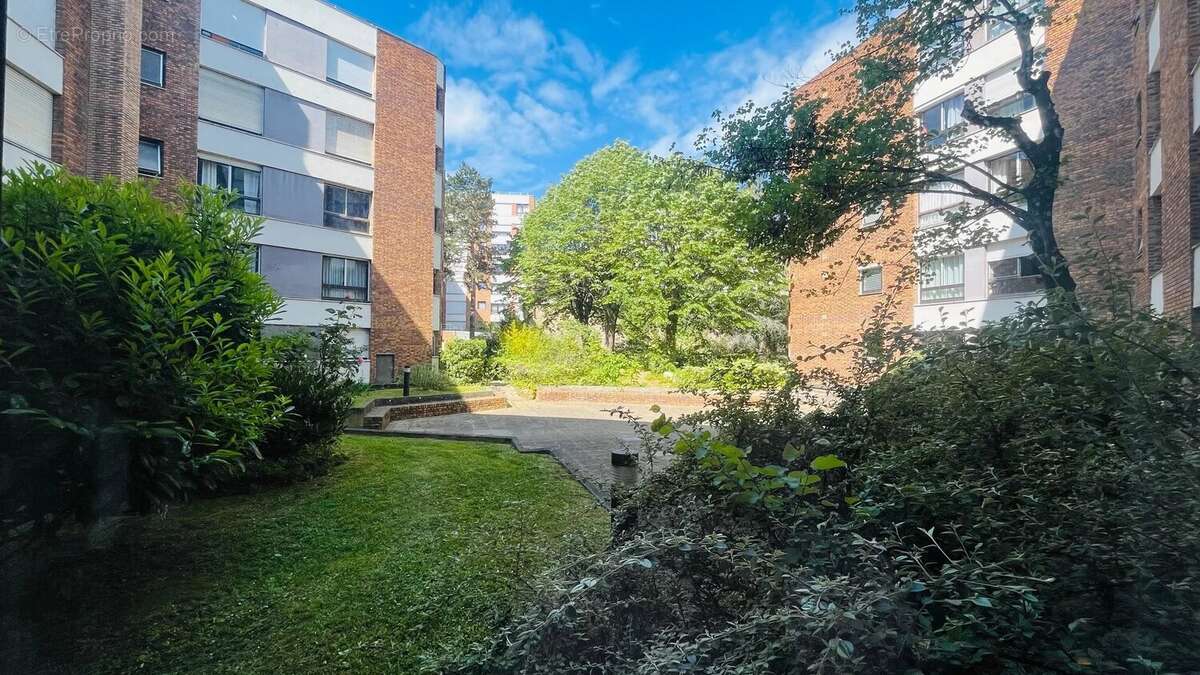 Appartement à ISSY-LES-MOULINEAUX