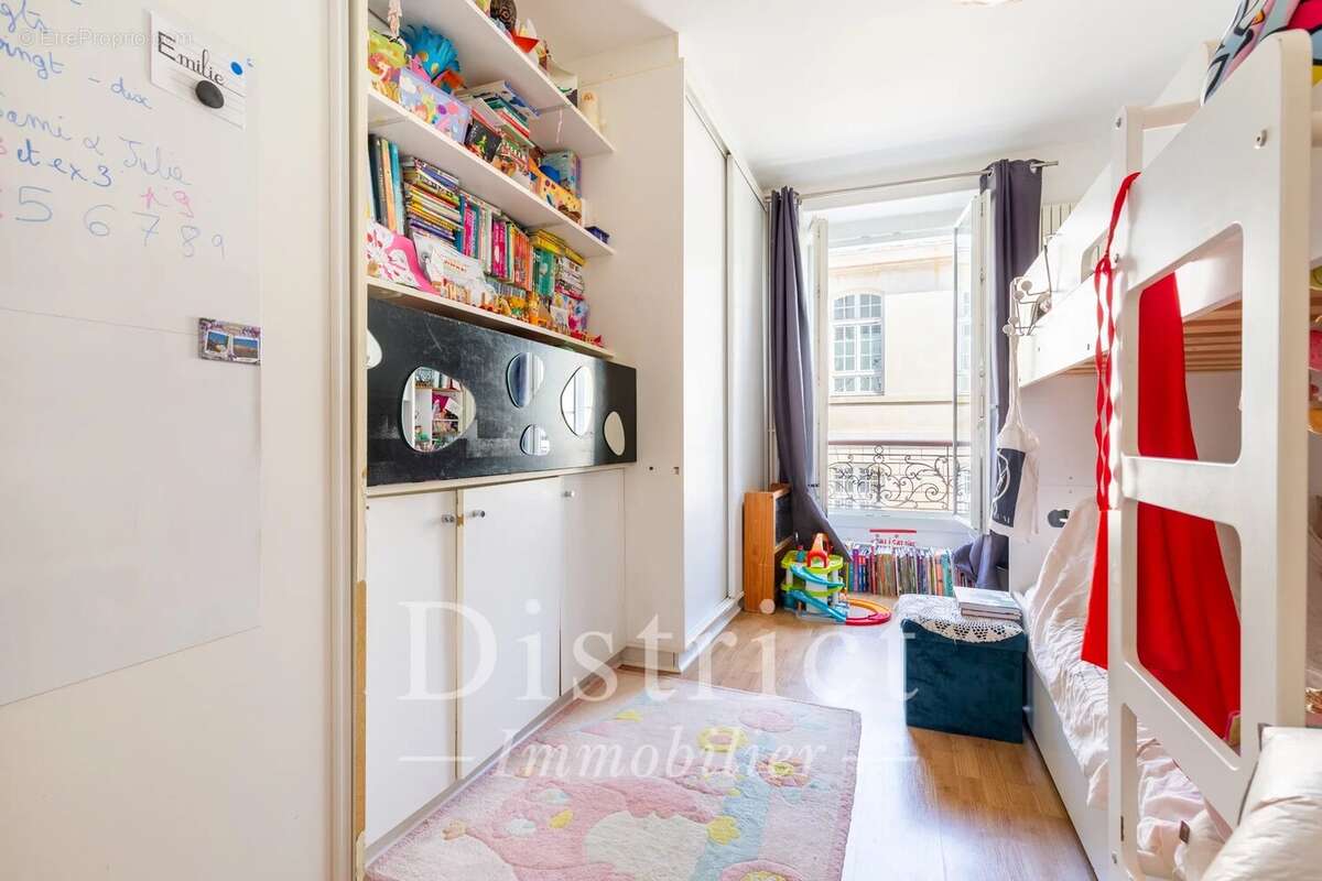 Appartement à PARIS-12E