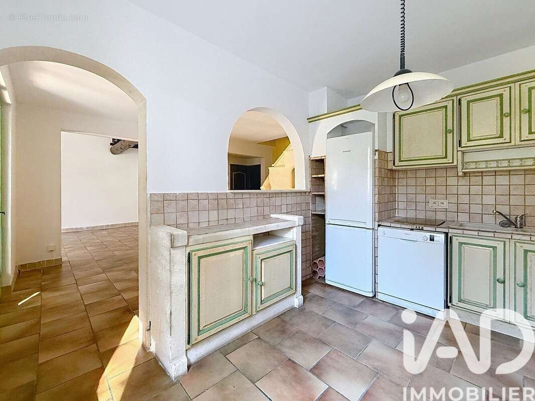 Maison 170 m² à Lacoste  - photo 6