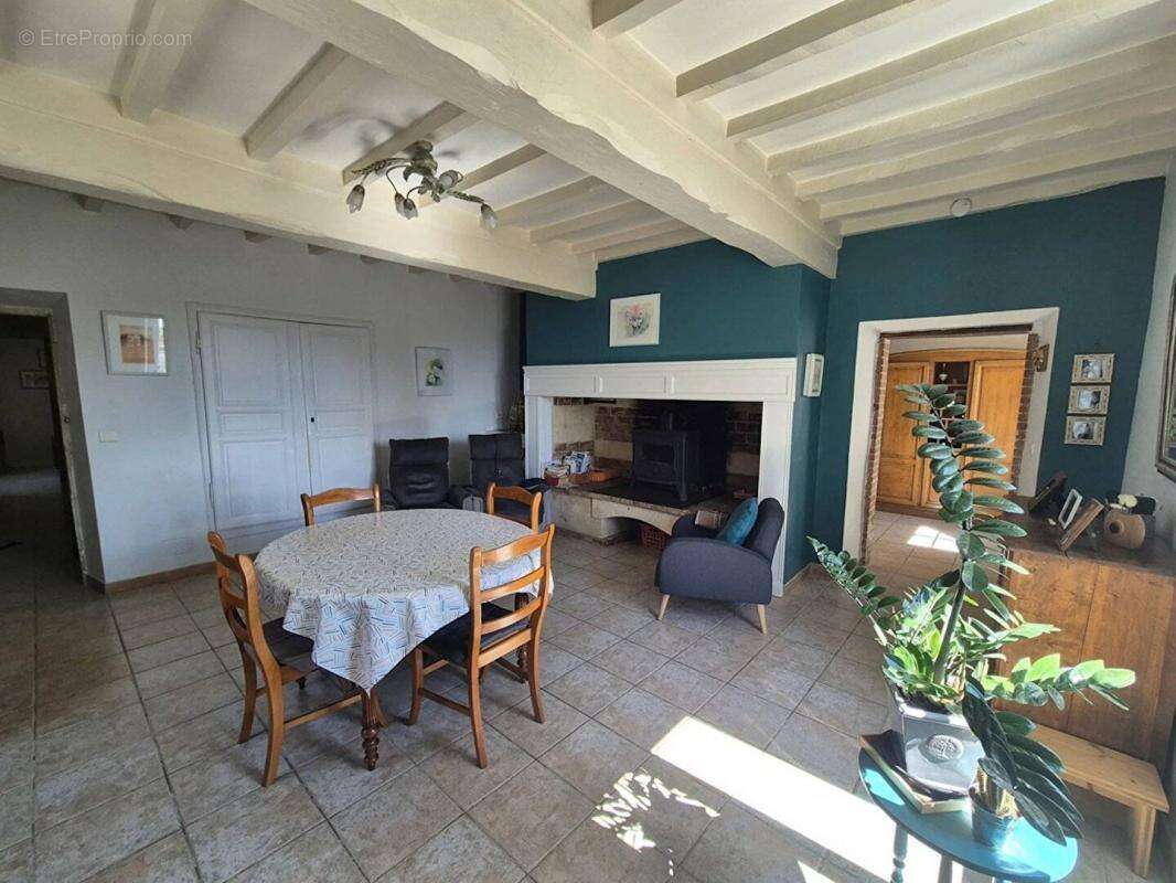 Maison à SAINT-JEAN-LE-COMTAL