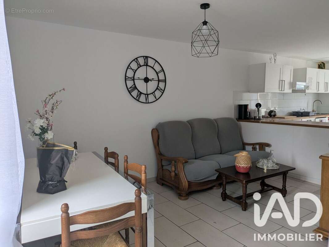 Maison 96 m² à Cusset  - photo 5