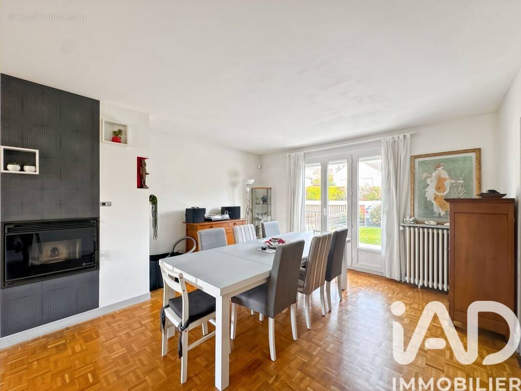 Photo 1 - Maison à LINAS