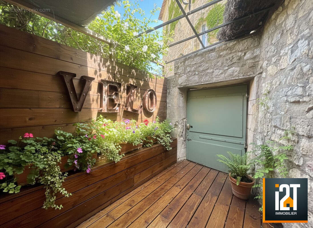 Maison 121 m² à Arpaillargues-Et-Aureillac  - photo 2