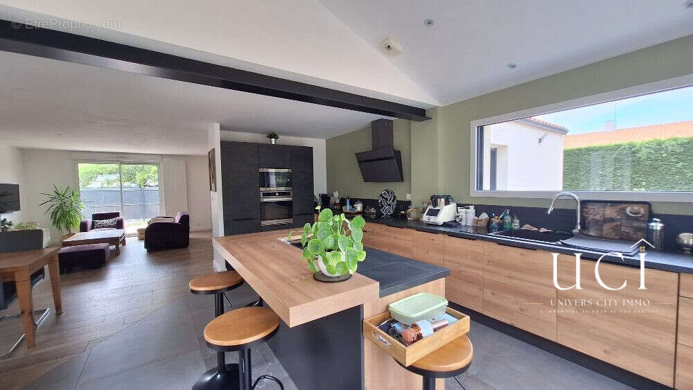 Photo Maison à Saint-Sebastien-Sur-Loire au prix de 489 555€