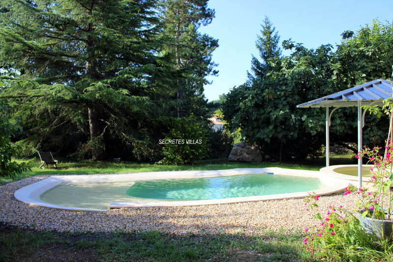 Maison à FARGUES-SAINT-HILAIRE