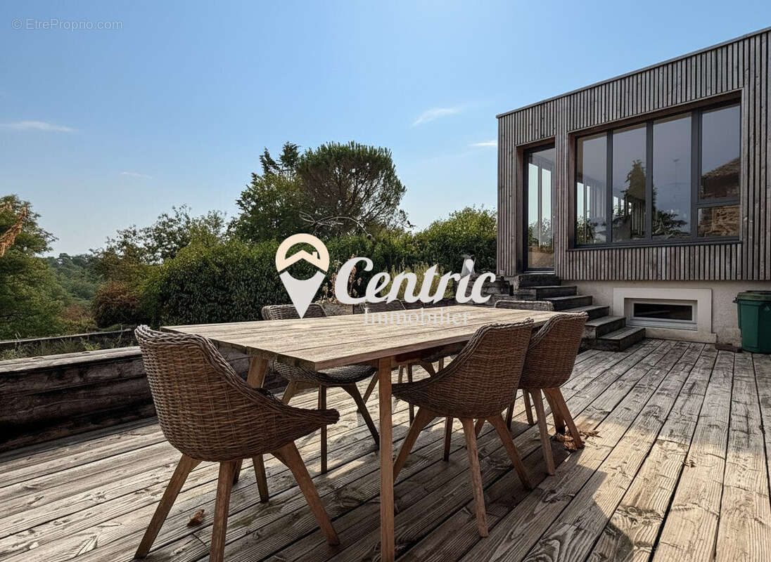 Maison 274 m² à Argenton-Chateau  - photo 9