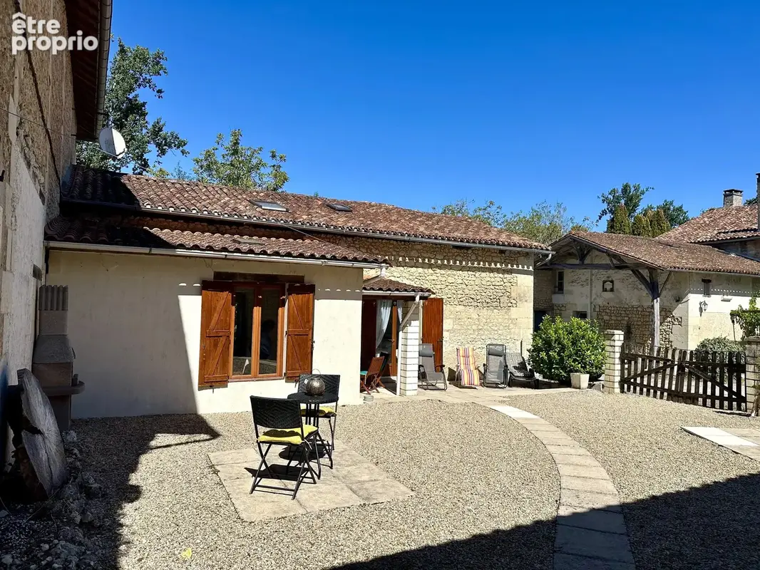 Photo Maison à Aubeterre-Sur-Dronne au prix de 129 600€