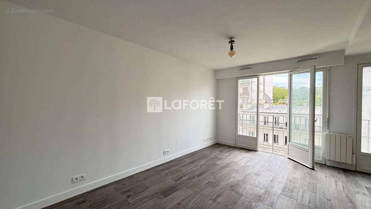 Appartement à PARIS-20E