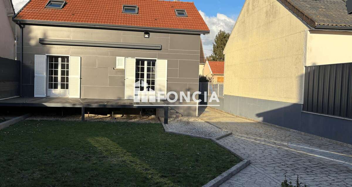 Maison à PARAY-VIEILLE-POSTE