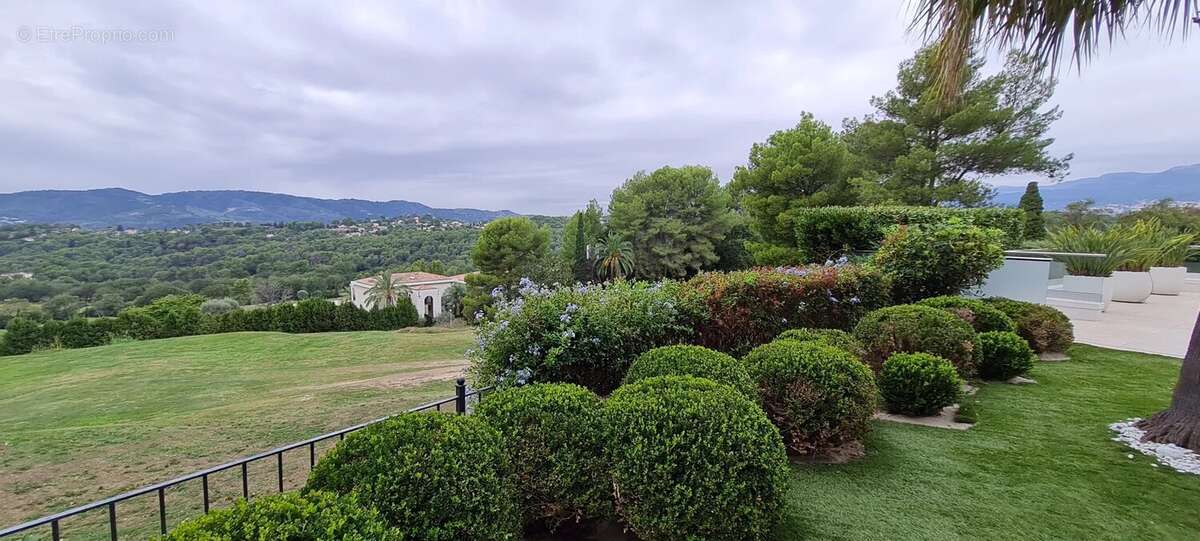Maison à MOUGINS