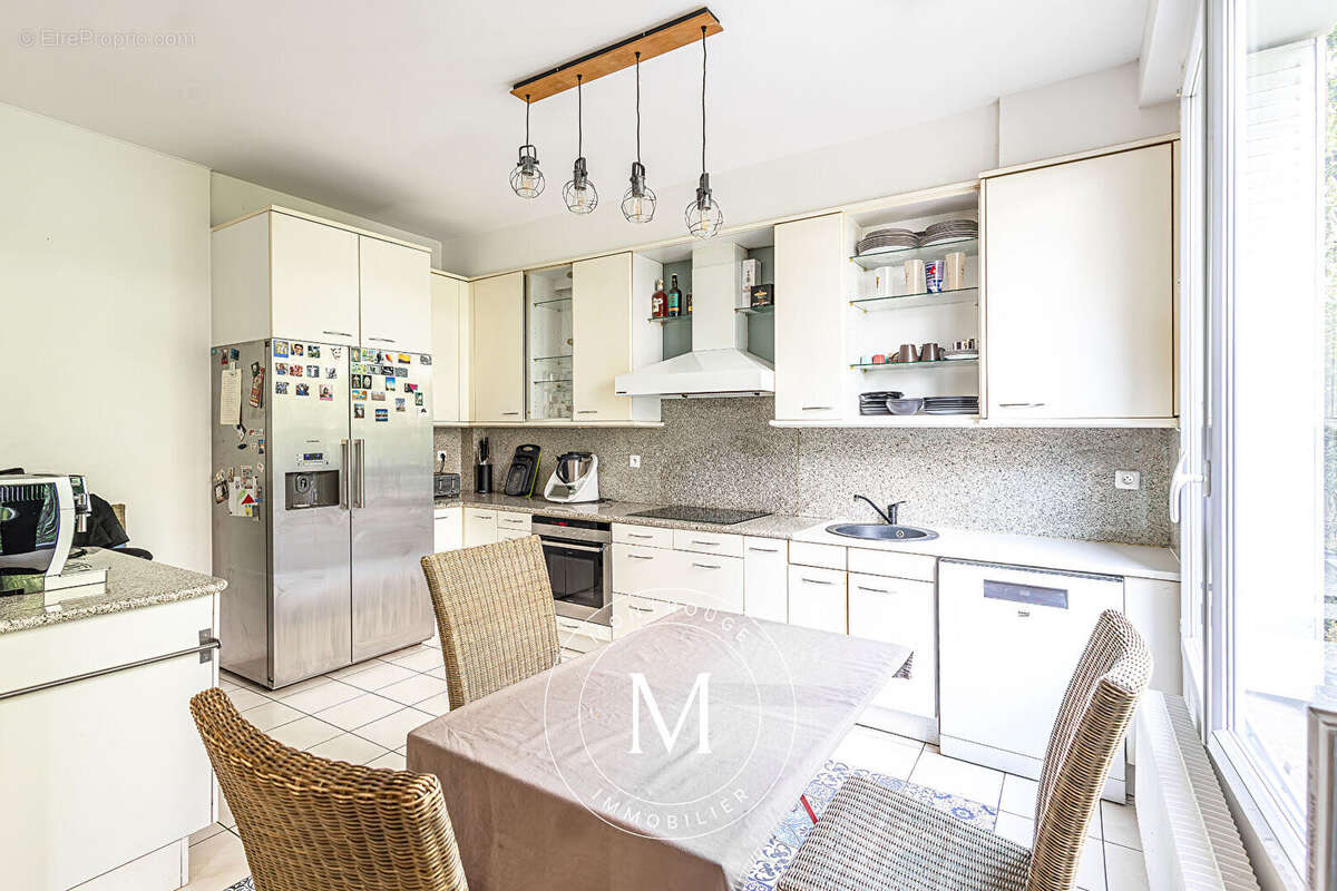 Maison à MONTROUGE