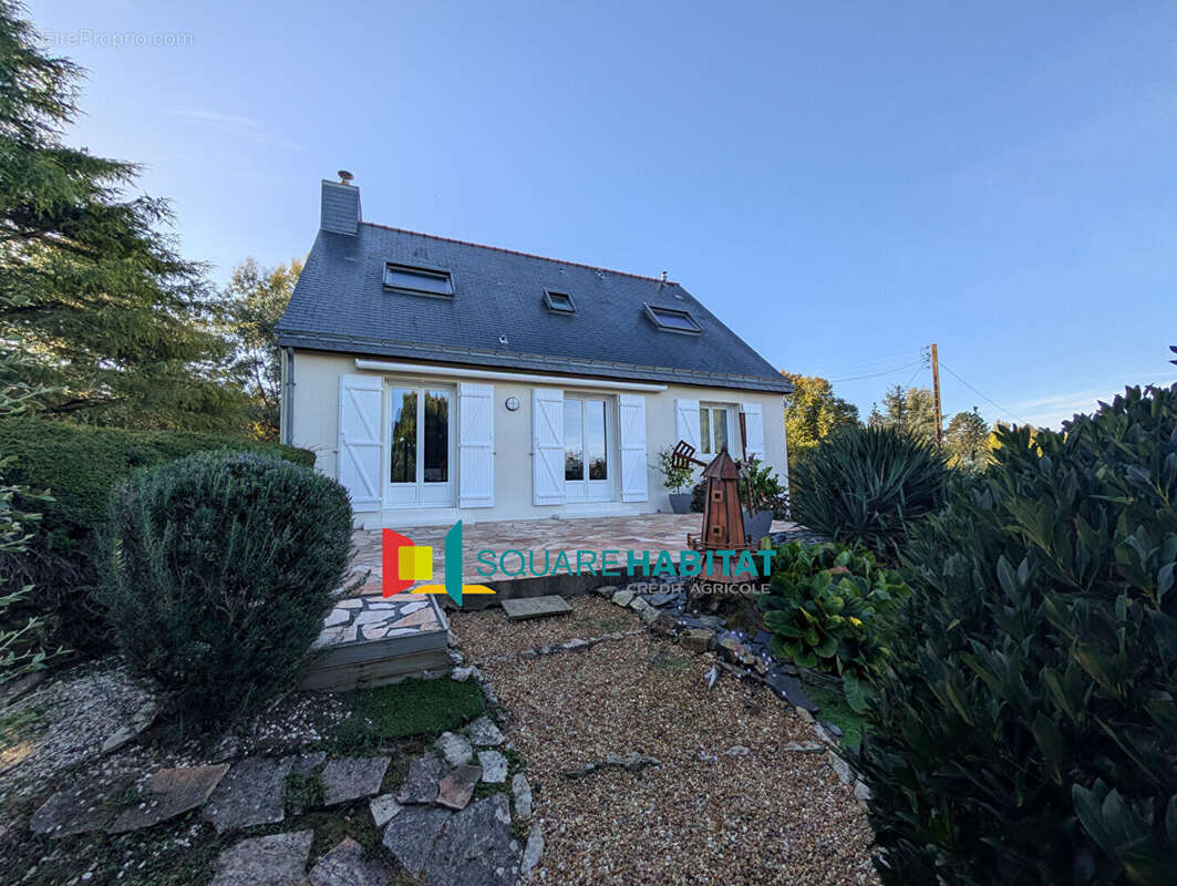 Maison à LA MEMBROLLE-SUR-LONGUENEE