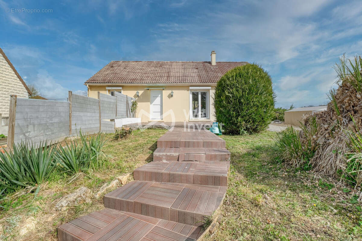 Maison à CRECY-LA-CHAPELLE