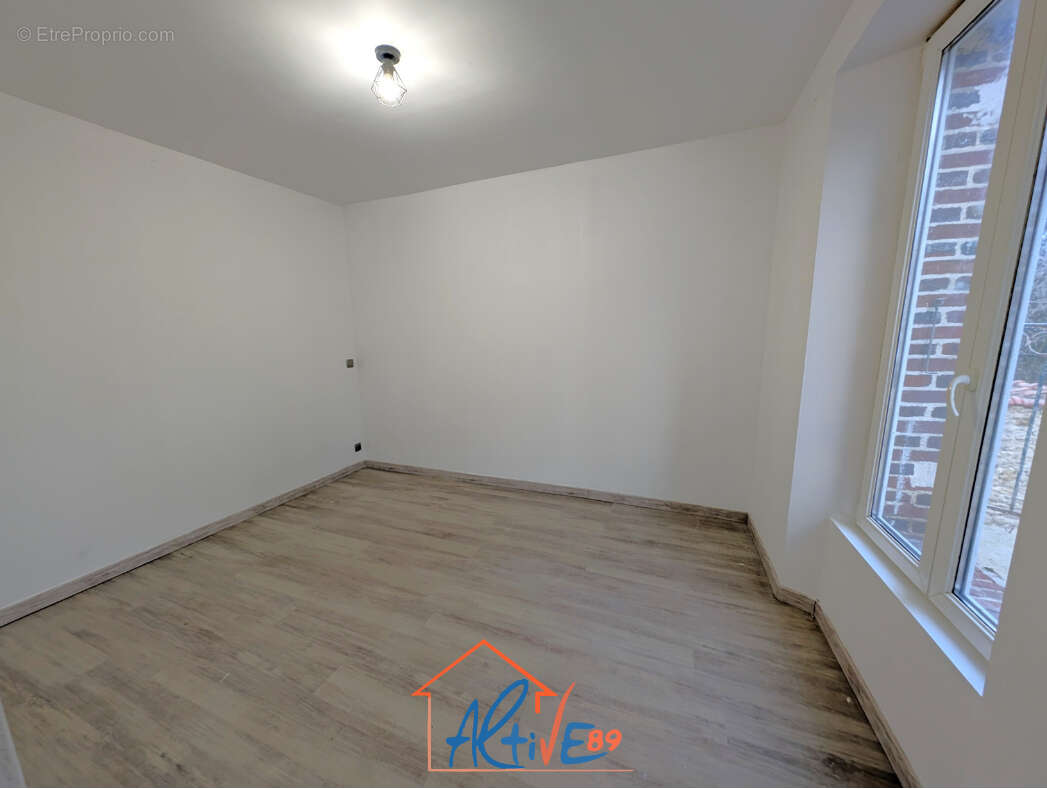 Maison à FLEURY-LA-VALLEE