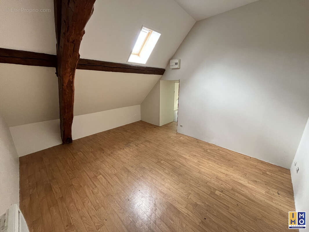 Maison à OUROUER-LES-BOURDELINS
