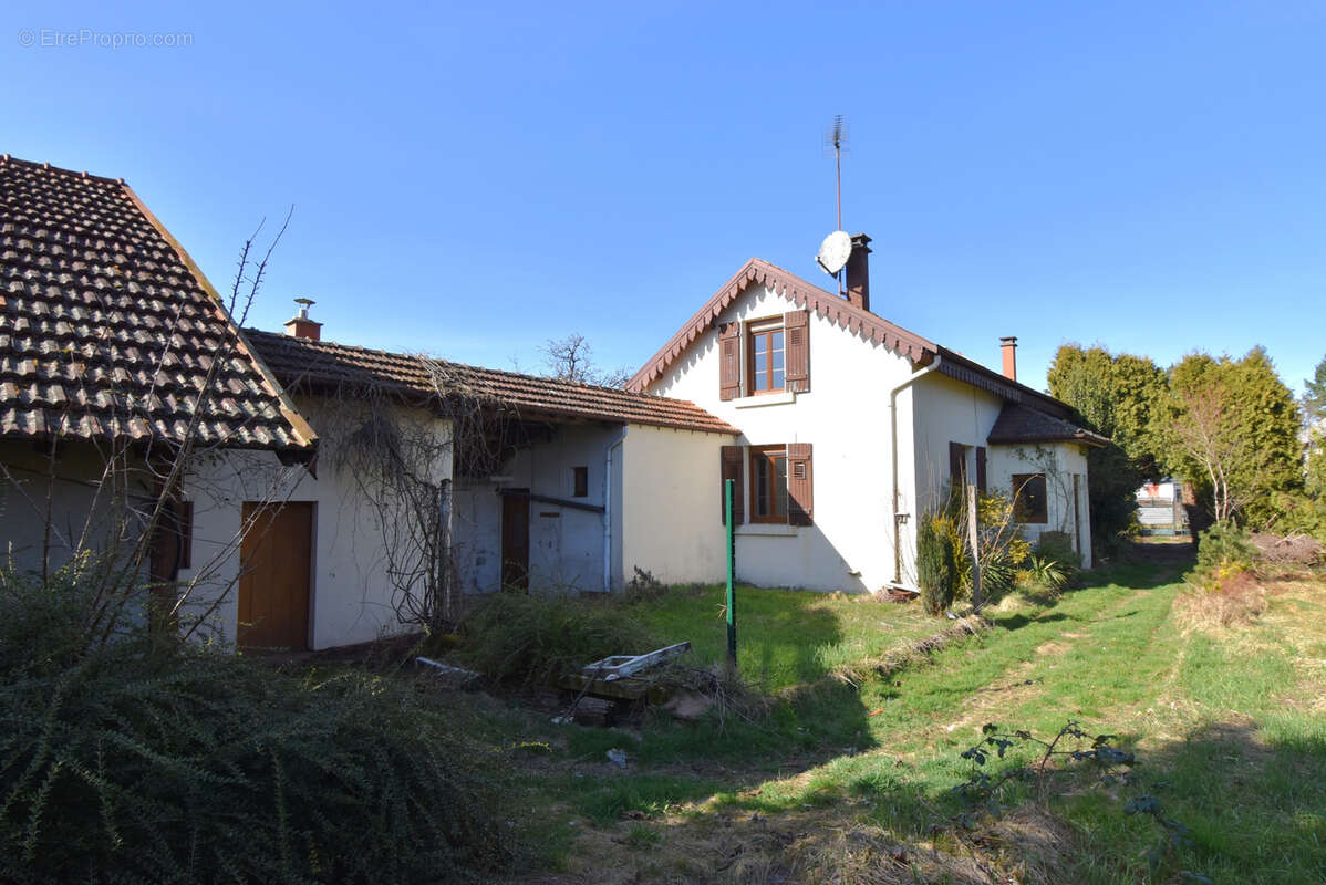 Maison à SAINT-LOUP-SUR-SEMOUSE