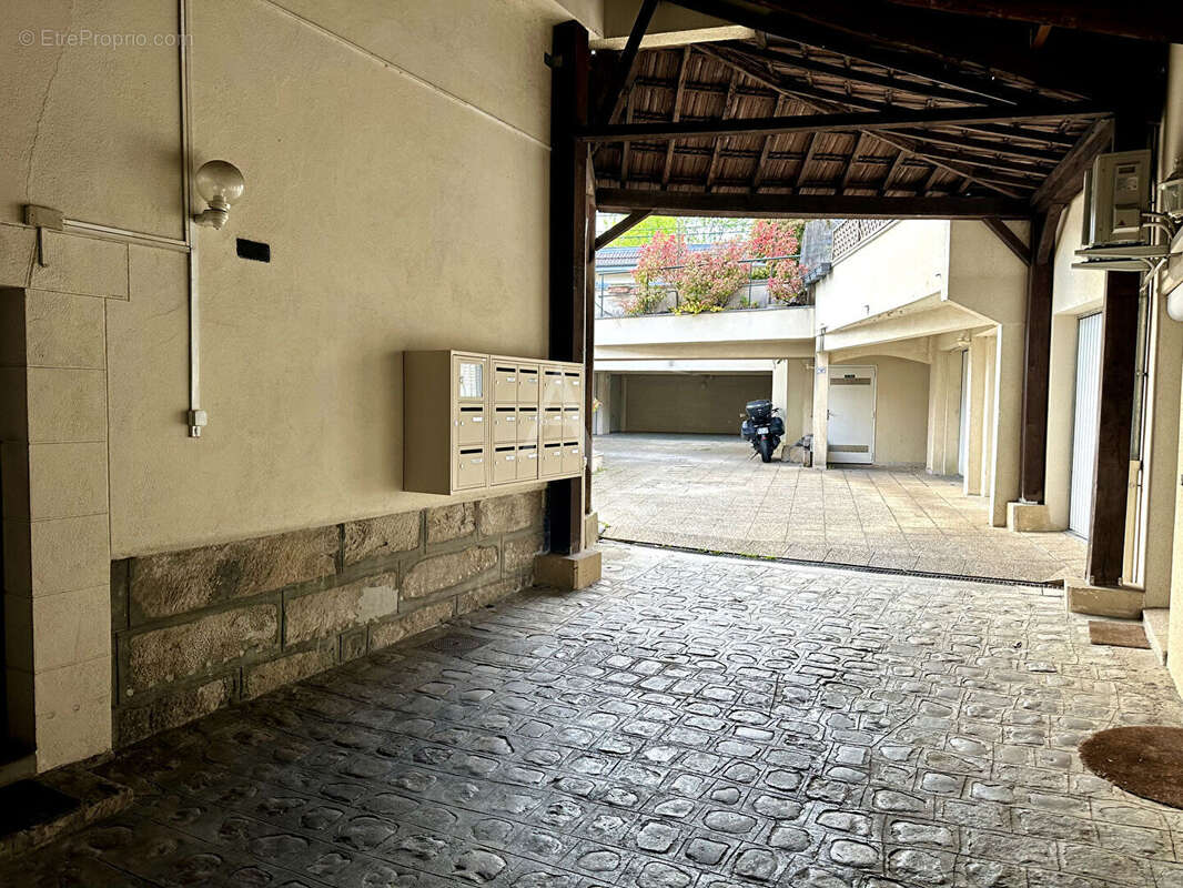 Appartement à CHILLY-MAZARIN