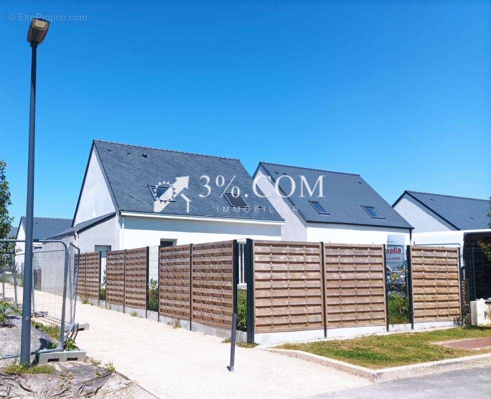 Maison à LOCOAL-MENDON