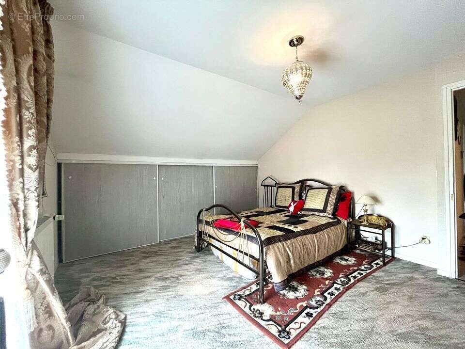 Maison à VETRAZ-MONTHOUX